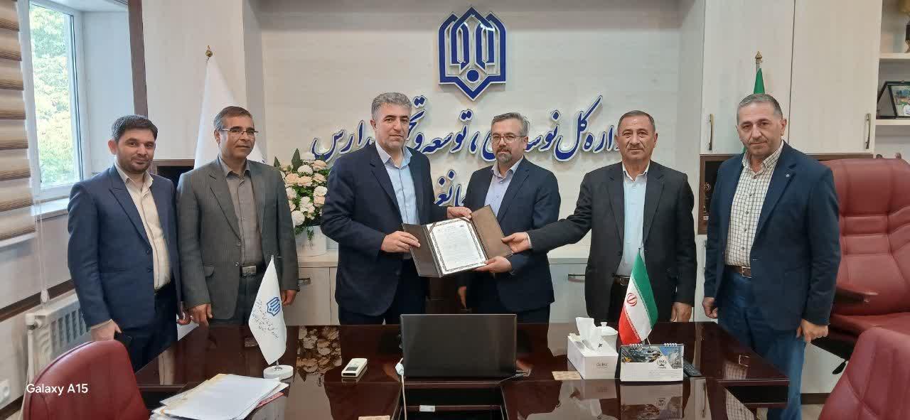 امضای تفاهم‌نامه تکمیل مدرسه مشارکتی ۶ کلاسه شهید نظری در میاندوآب
